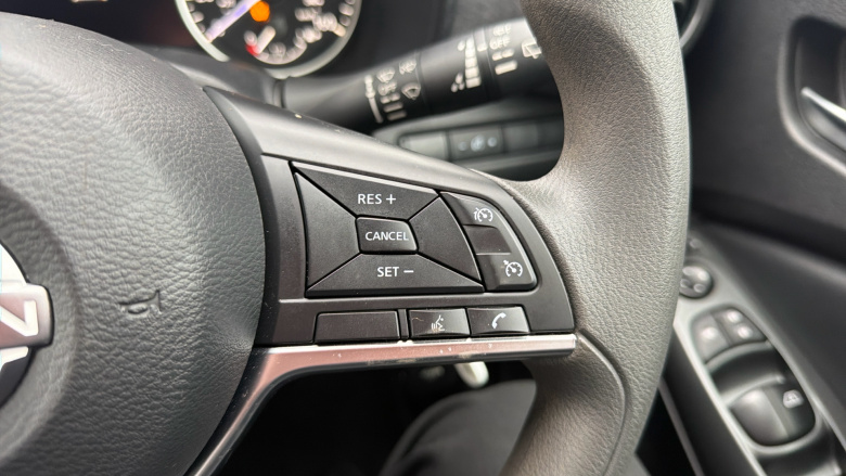 Nissan Juke 1.0 DiG-T Acenta Premium 5dr Petrol Hatchback